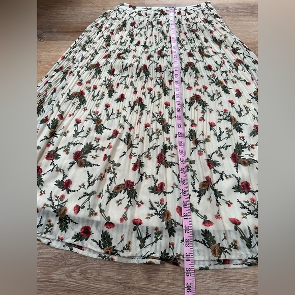 Floral Pleated Flowy Midi Skirt Neutral Colours Size Medium - Picture 8 of 12